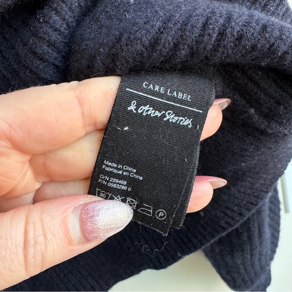 & Other Stories Wool Cable Knit Midnight Blue Balloon Arm Sweater Size Medium - Picture 9 of 11